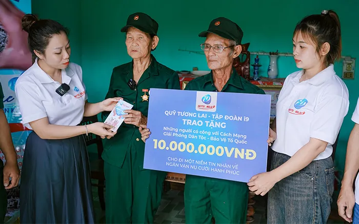 Hình ảnh đội ngũ hỗ trợ khách hàng 24/7 của Đá Gà 88