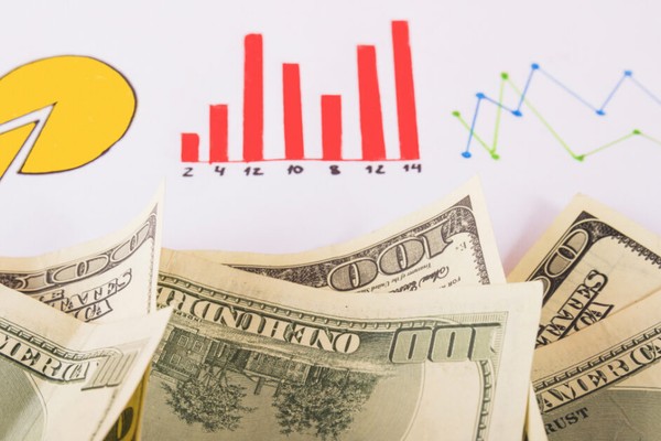 Minh họa cách dữ liệu được sử dụng để cải thiện dịch vụ